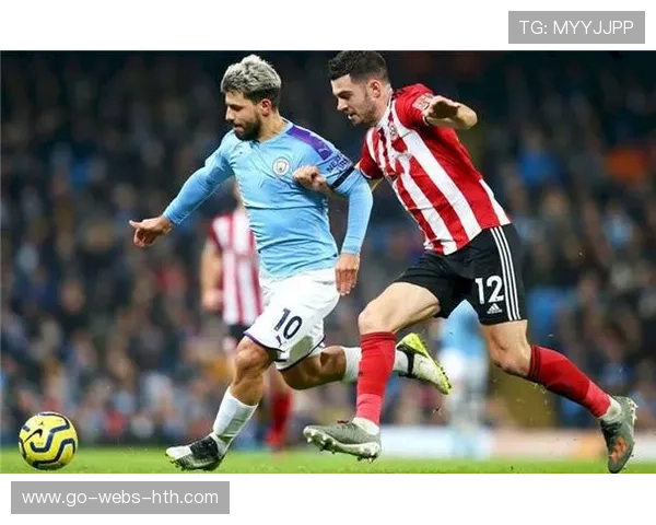 曼城中场远射轰入球网上角成为当轮焦点话题